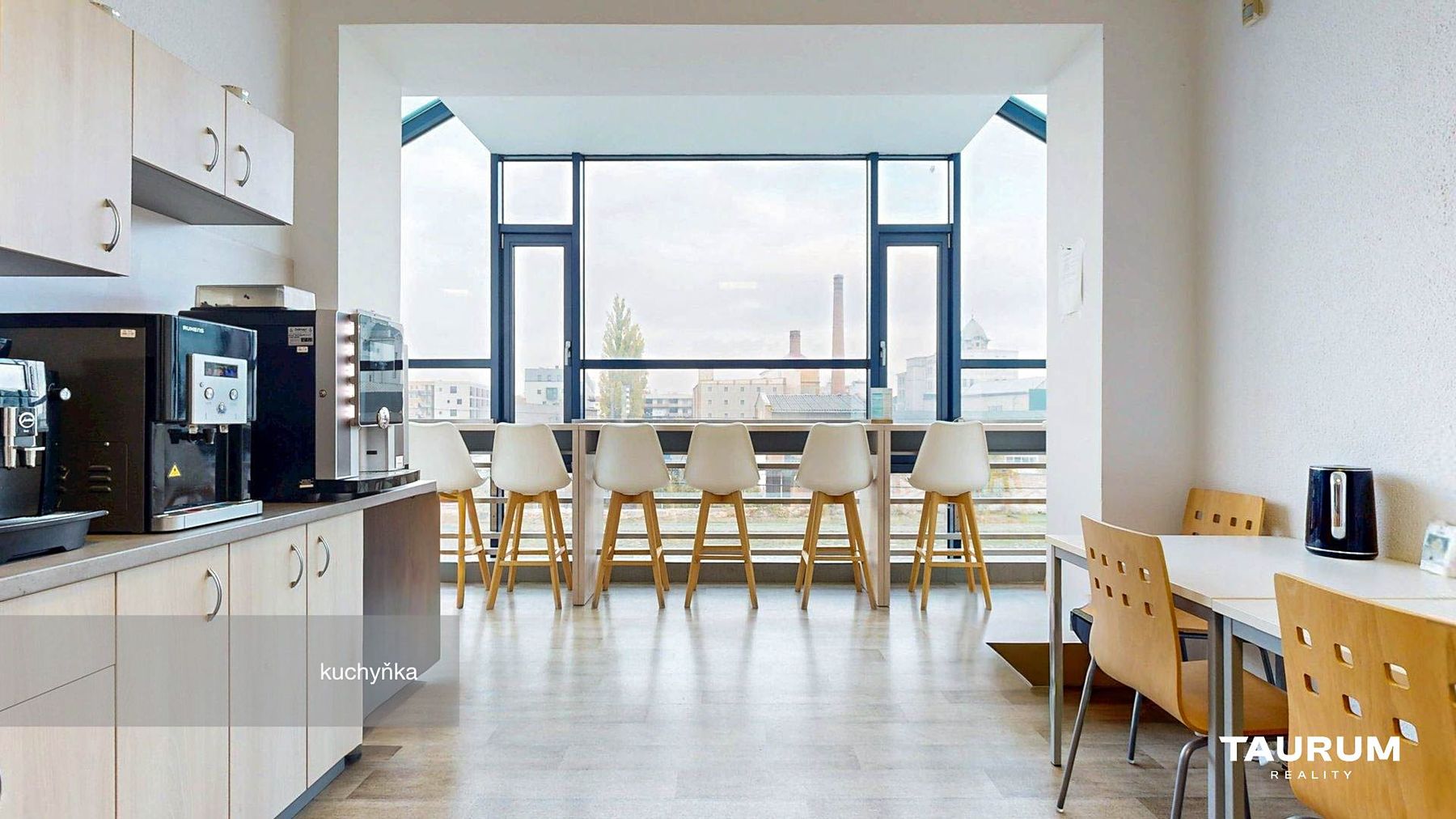 Pronájem kanceláře 481 m² – Plzeň, fotografie 2